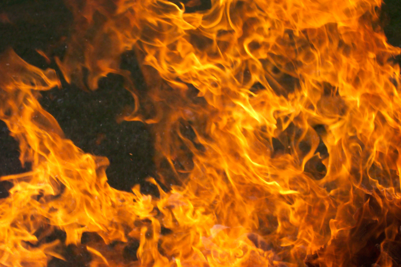PORVOON RAVINTOLAPALO: Vanhan Porvoon historiallisessa keskustassa syttynyt rakennuspalo aiheutti suuret vahingot